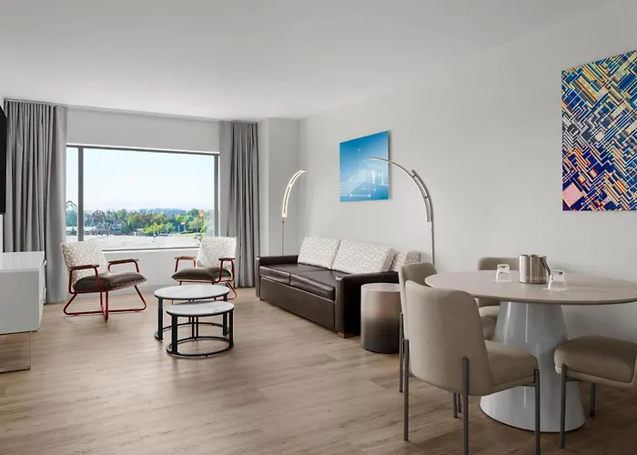 Hilton Santa Clara - Newly Renovated
